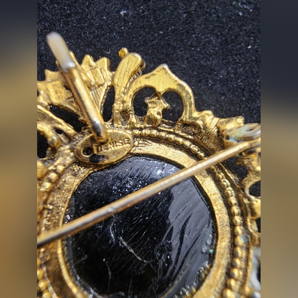 SE24 Denise Gold and Black Pendant with Tassel - Picture 9 of 9